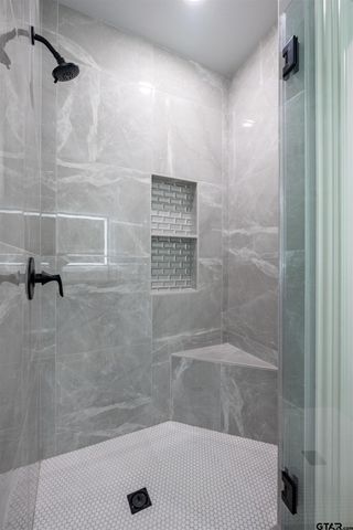 1003 Karen Dr, Lindale, TX 75771