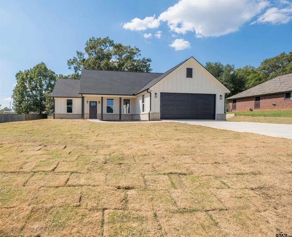 1003 Karen Dr, Lindale, TX 75771