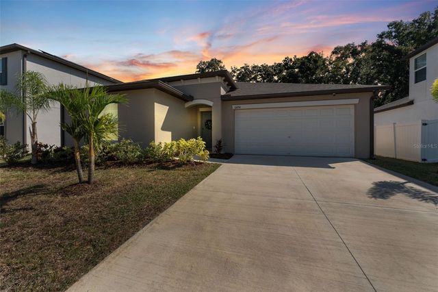 6494 BEVERLY HILLS DRIVE, Zephyrhills, FL 33541