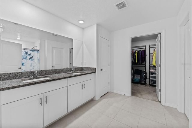 6494 BEVERLY HILLS DRIVE, Zephyrhills, FL 33541