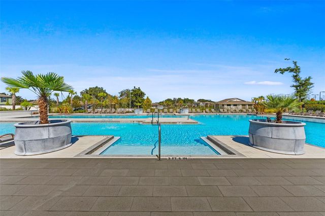 6494 BEVERLY HILLS DRIVE, Zephyrhills, FL 33541