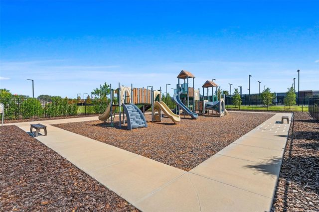 6494 BEVERLY HILLS DRIVE, Zephyrhills, FL 33541