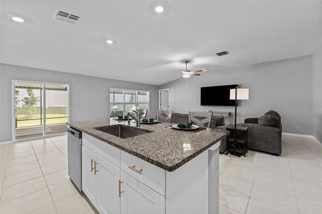 6494 BEVERLY HILLS DRIVE, Zephyrhills, FL 33541