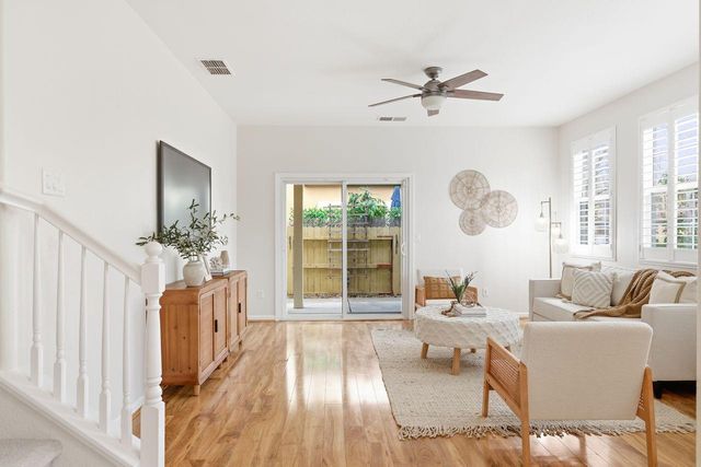 2842 Stonegate Dr, West Sacramento, CA 95691