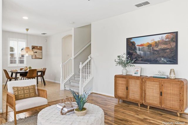 2842 Stonegate Dr, West Sacramento, CA 95691