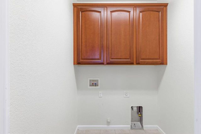 2842 Stonegate Dr, West Sacramento, CA 95691