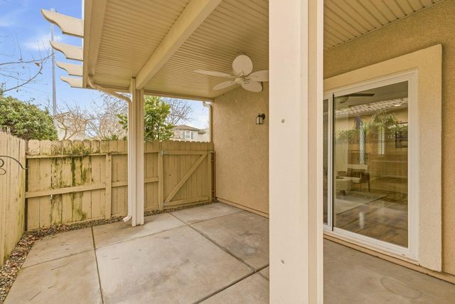 2842 Stonegate Dr, West Sacramento, CA 95691