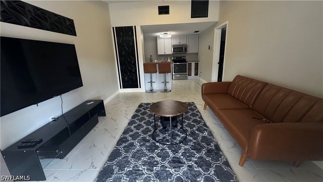 5222 TREETOPS DR, Naples, FL 34113