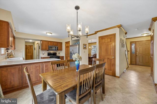 3 VALLI CT, Hamilton, NJ 08690