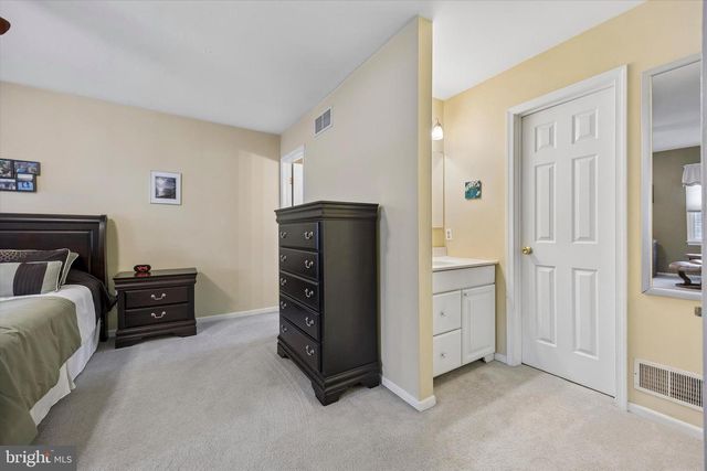 3 VALLI CT, Hamilton, NJ 08690