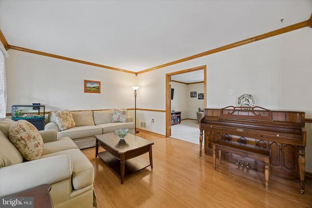 3 VALLI CT, Hamilton, NJ 08690