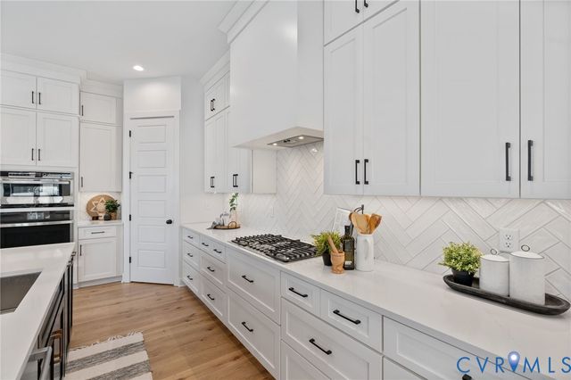 11513 Clear Bark Ln, Moseley, VA 23120