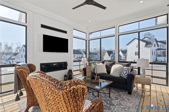 11513 Clear Bark Ln, Moseley, VA 23120