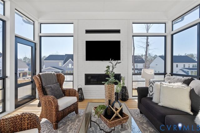 11513 Clear Bark Ln, Moseley, VA 23120