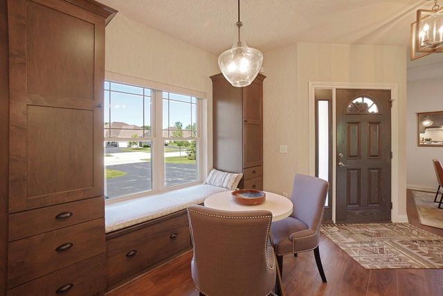 2914 W Villa DRIVE, Franklin, WI 53132