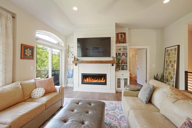 2914 W Villa DRIVE, Franklin, WI 53132
