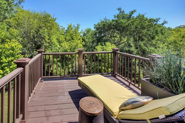 2914 W Villa DRIVE, Franklin, WI 53132