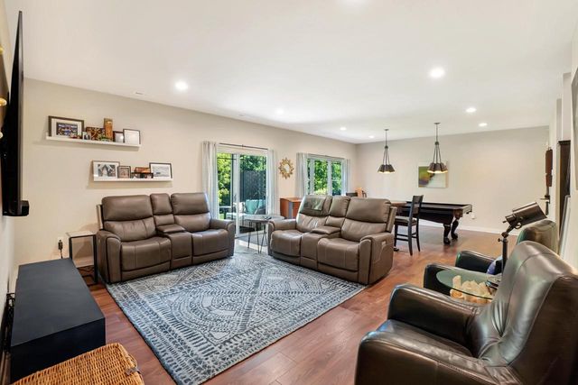 2914 W Villa DRIVE, Franklin, WI 53132