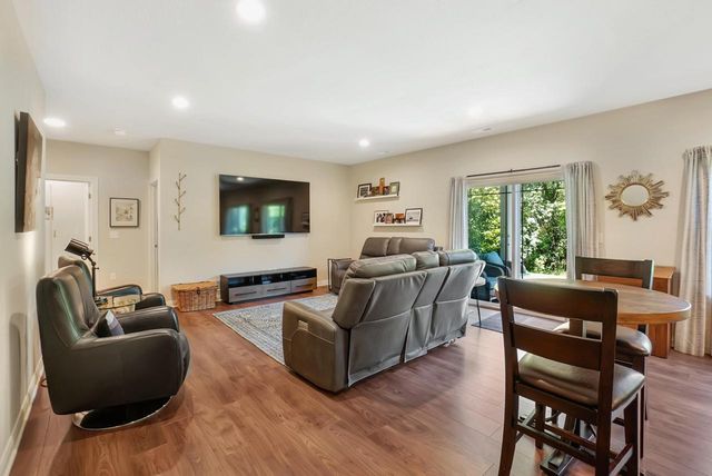 2914 W Villa DRIVE, Franklin, WI 53132