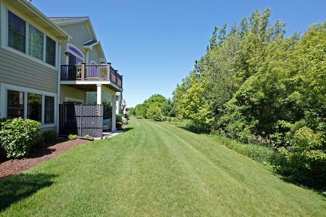 2914 W Villa DRIVE, Franklin, WI 53132