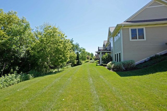 2914 W Villa DRIVE, Franklin, WI 53132
