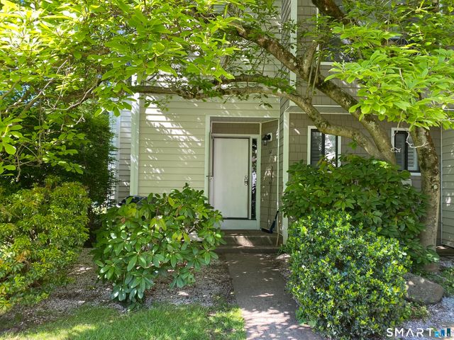 14 Currier Court 14, Cheshire, CT 06410