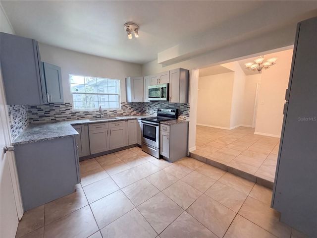 7117 N 50TH STREET, Tampa, FL 33617