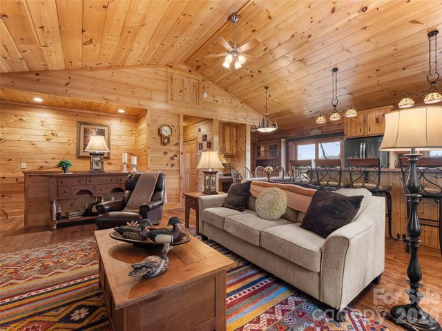 153 Brandy Ridge, Brevard, NC 28712