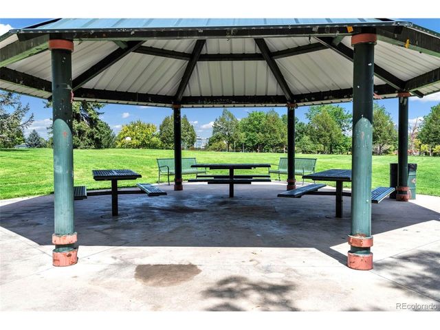 2270 Poplar St, Denver, CO 80207
