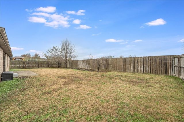 1904 18th Street, Bentonville, AR 72713