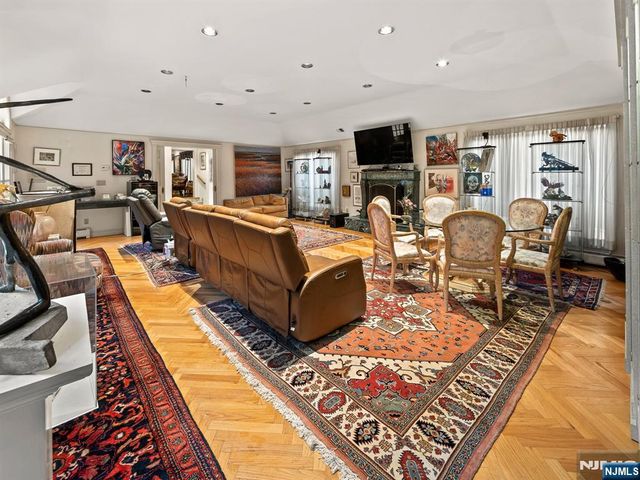 708 Ashmont Road, Franklin Lakes, NJ 07417