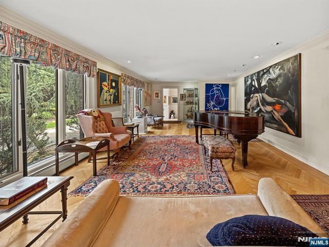 708 Ashmont Road, Franklin Lakes, NJ 07417