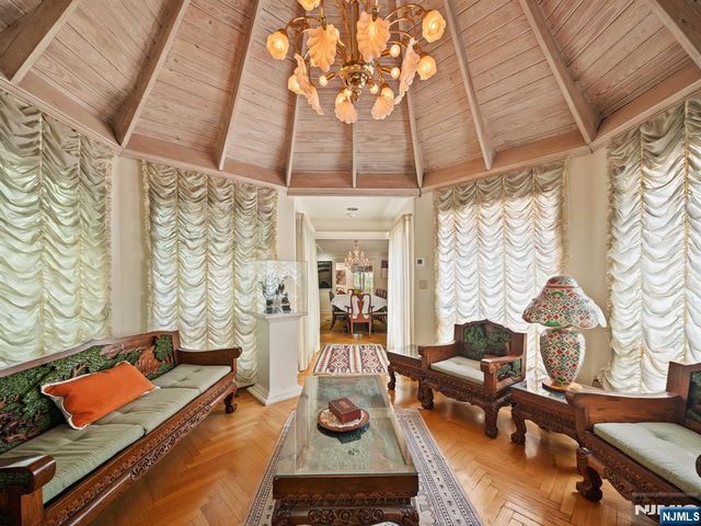 708 Ashmont Road, Franklin Lakes, NJ 07417