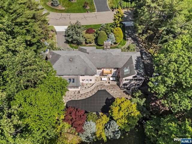 708 Ashmont Road, Franklin Lakes, NJ 07417