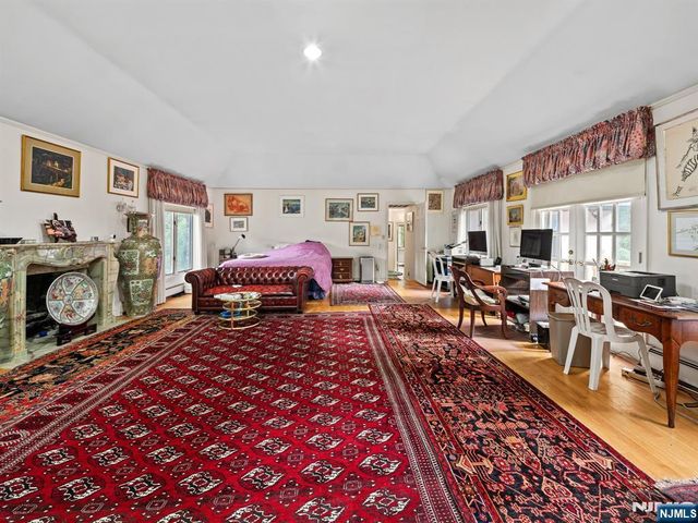 708 Ashmont Road, Franklin Lakes, NJ 07417