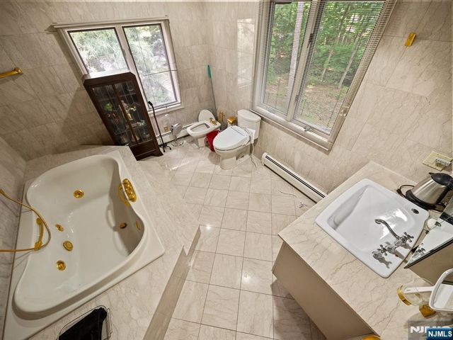 708 Ashmont Road, Franklin Lakes, NJ 07417