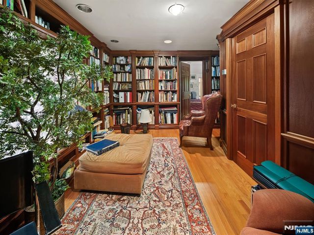 708 Ashmont Road, Franklin Lakes, NJ 07417