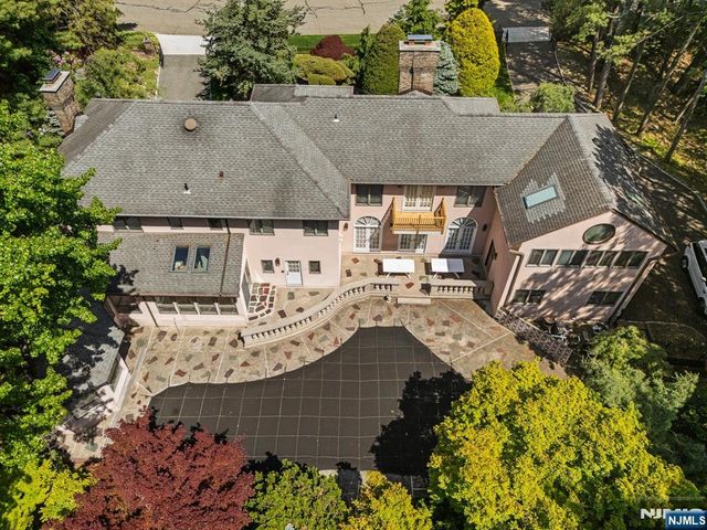 708 Ashmont Road, Franklin Lakes, NJ 07417