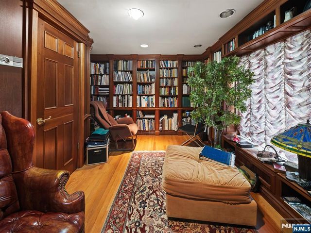 708 Ashmont Road, Franklin Lakes, NJ 07417
