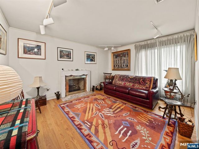 708 Ashmont Road, Franklin Lakes, NJ 07417