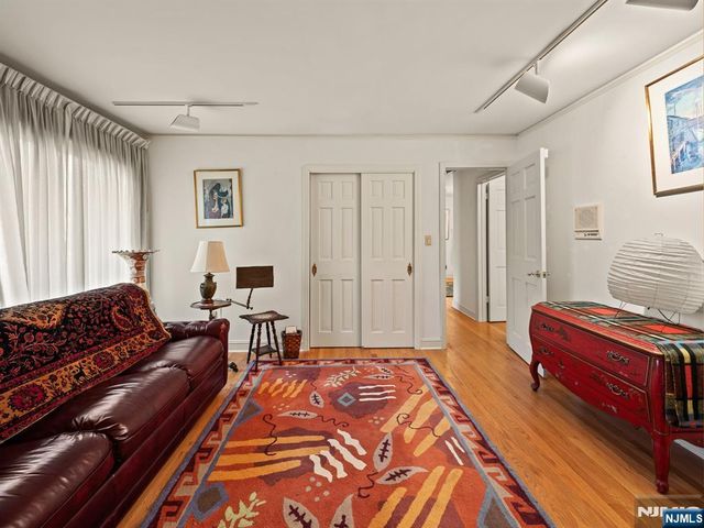 708 Ashmont Road, Franklin Lakes, NJ 07417