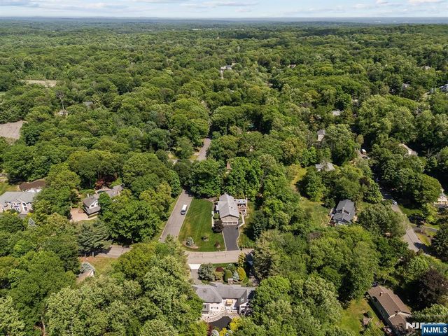 708 Ashmont Road, Franklin Lakes, NJ 07417