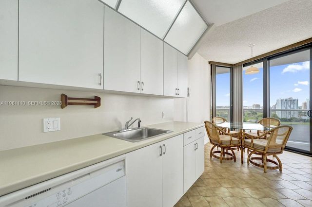 20281 E Country Club Dr 1703, Aventura, FL 33180