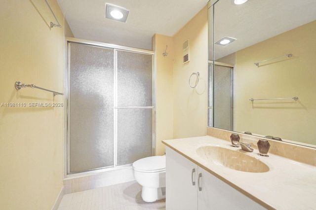 20281 E Country Club Dr 1703, Aventura, FL 33180