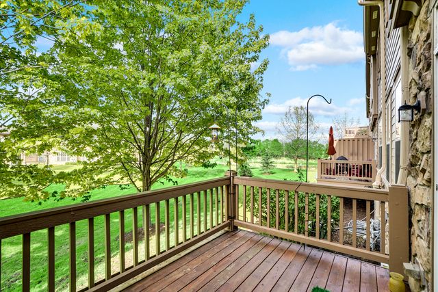 1877 CRENSHAW Circle 1877, Vernon Hills, IL 60061