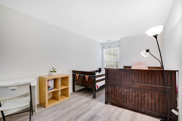 1877 CRENSHAW Circle 1877, Vernon Hills, IL 60061