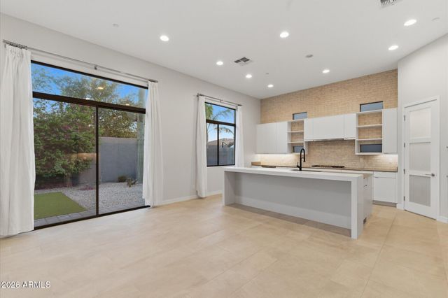 10929 E NORTH Lane, Scottsdale, AZ 85259