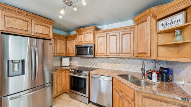 4212 W Stonehenge Drive, Cleveland, OK 74020