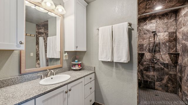 4212 W Stonehenge Drive, Cleveland, OK 74020