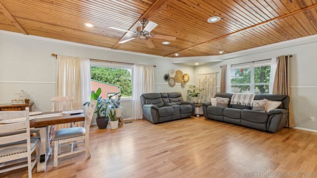 4212 W Stonehenge Drive, Cleveland, OK 74020